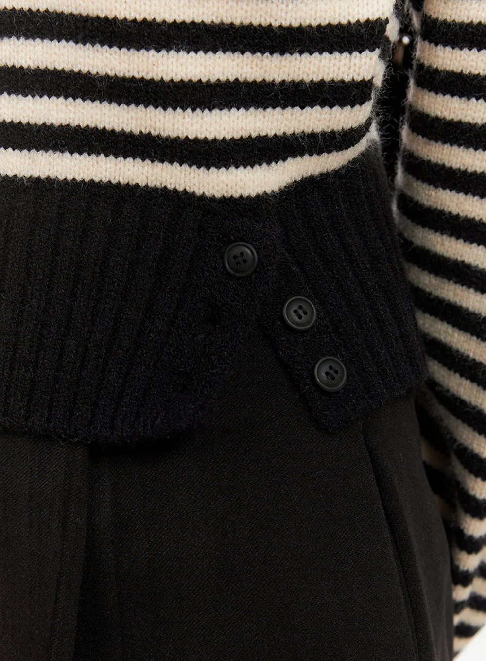 Stripe Oversized V-Neck Sweater IF505 - Image 3