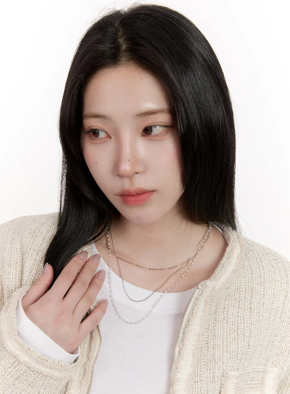 Triple Layered Pearl Necklace CJ531 - Image 3