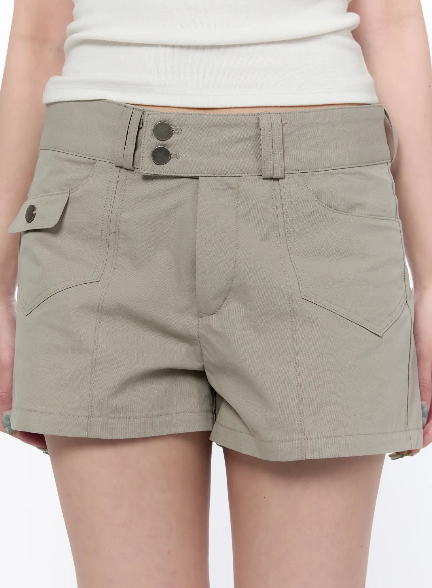 Two-Button Shorts CA522 - Image 3