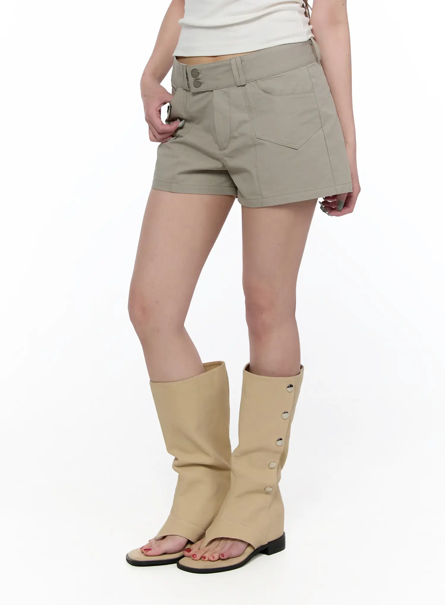 Two-Button Shorts CA522 - Image 4