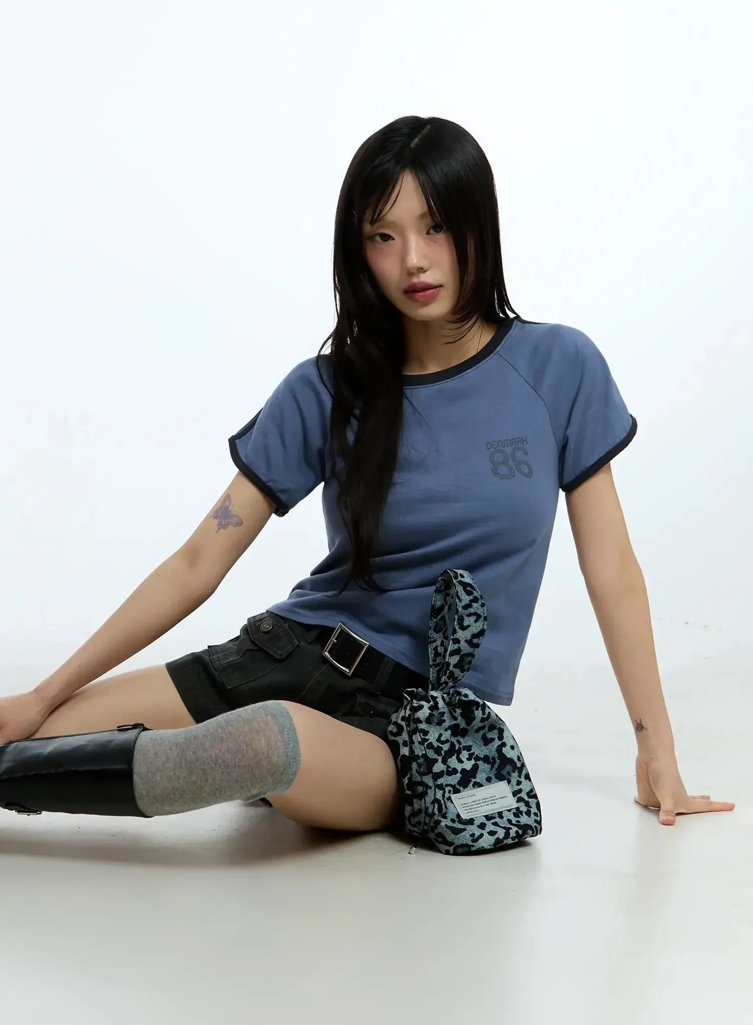 Two-Tone Graphic Tee IU524 - Image 16