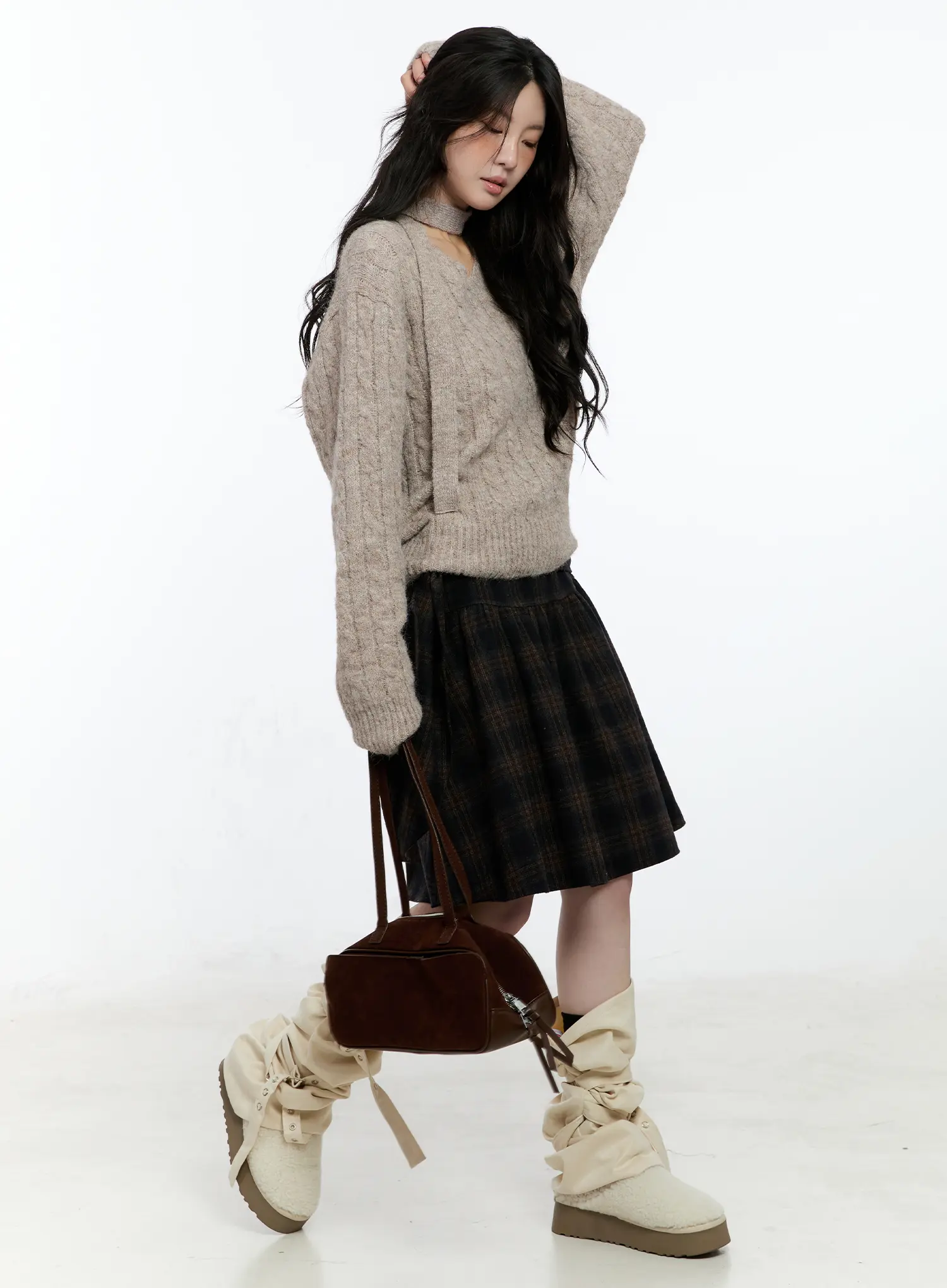 V-Neck Knit Sweater and Tie Set CN517