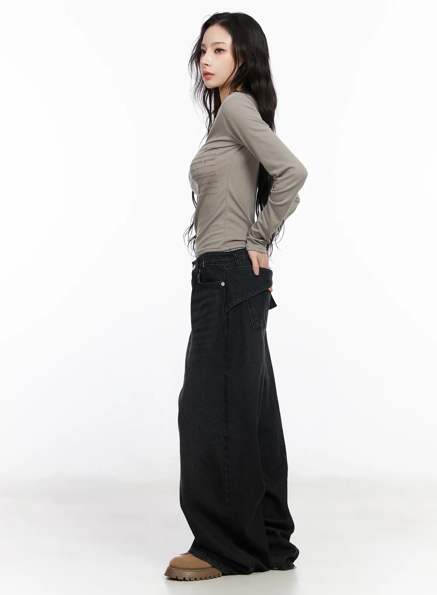 V-Neck Ribbed Graphic Long Sleeve Top CM519 - Image 4