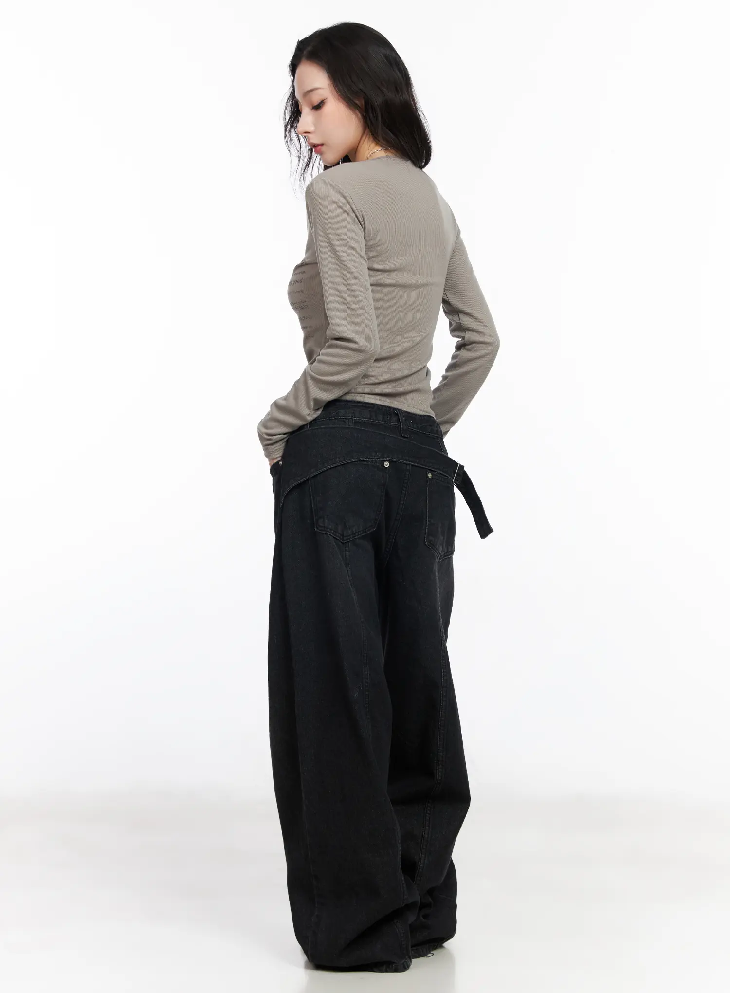 V-Neck Ribbed Graphic Long Sleeve Top CM519 - Image 5