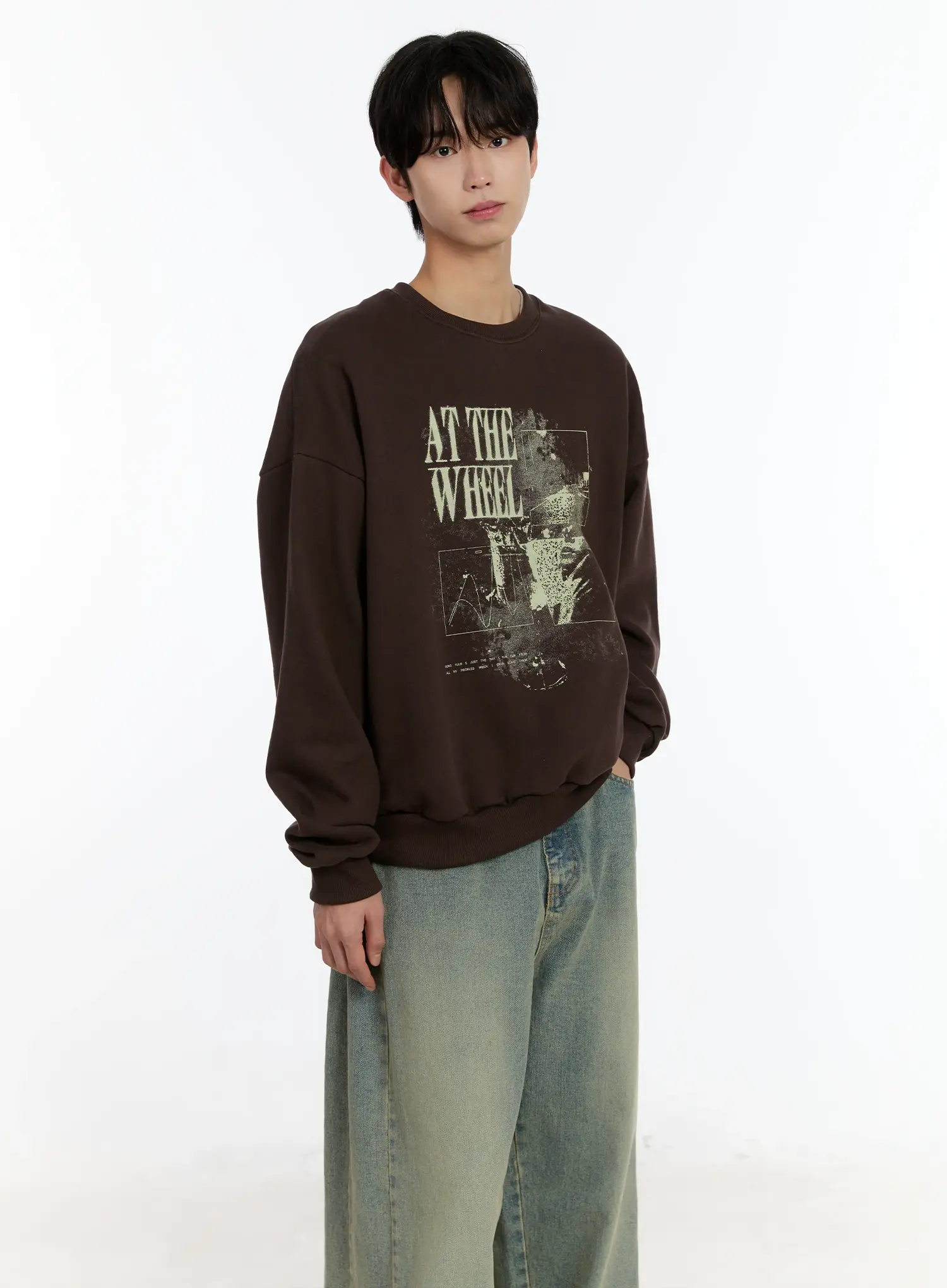 Vintage Graphic Crewneck Sweatshirt ID502 - Image 6
