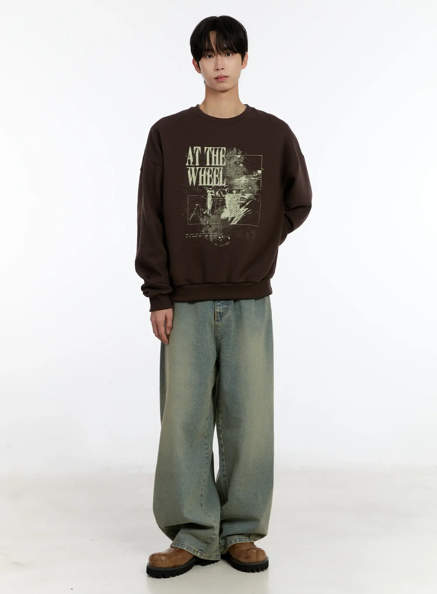 Vintage Graphic Crewneck Sweatshirt ID502 - Image 7