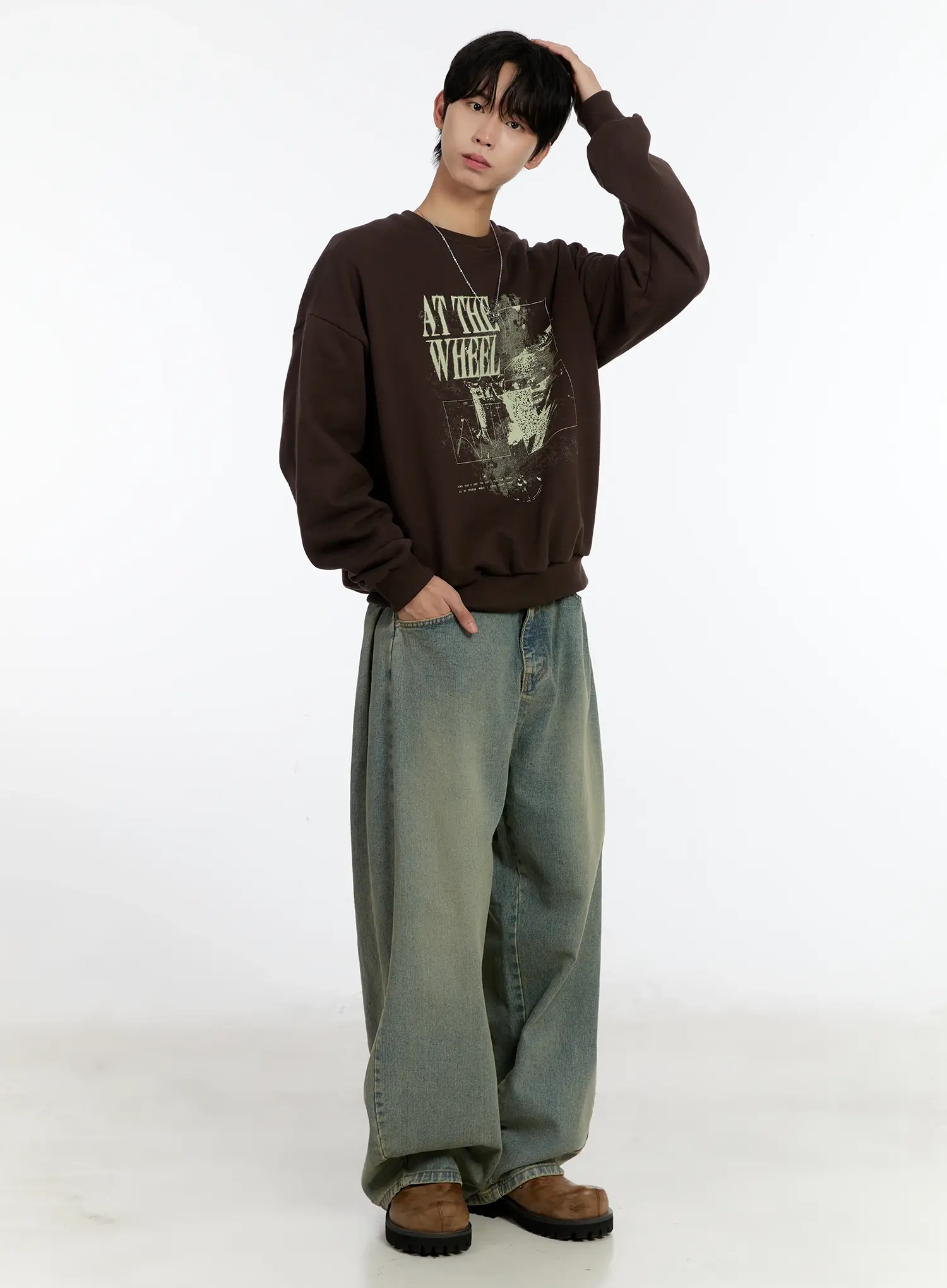 Vintage Graphic Crewneck Sweatshirt ID502 - Image 8