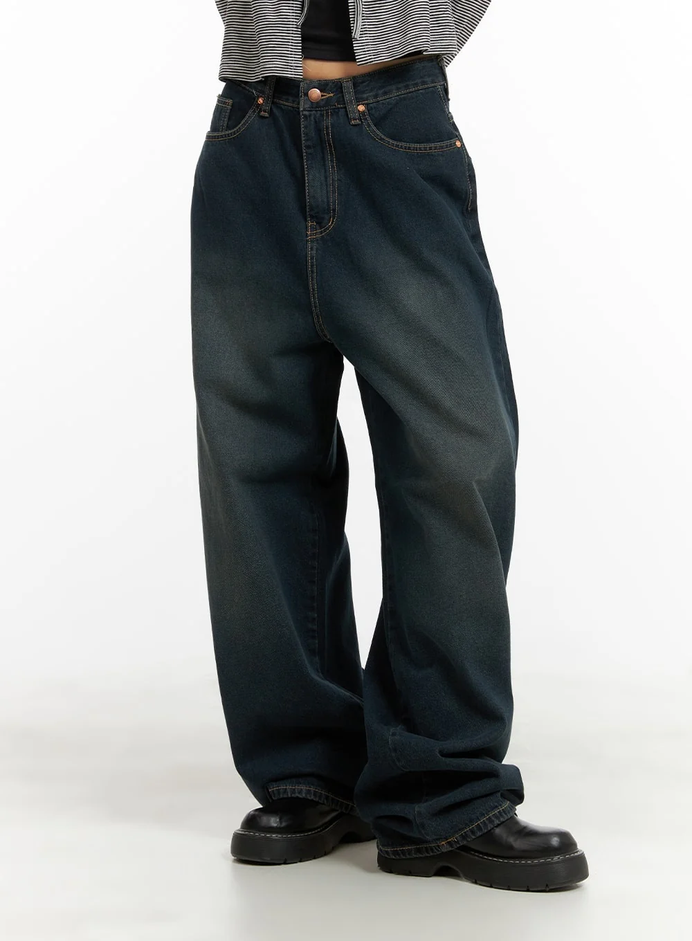 Washed Denim Baggy Jeans CA415 - Image 3
