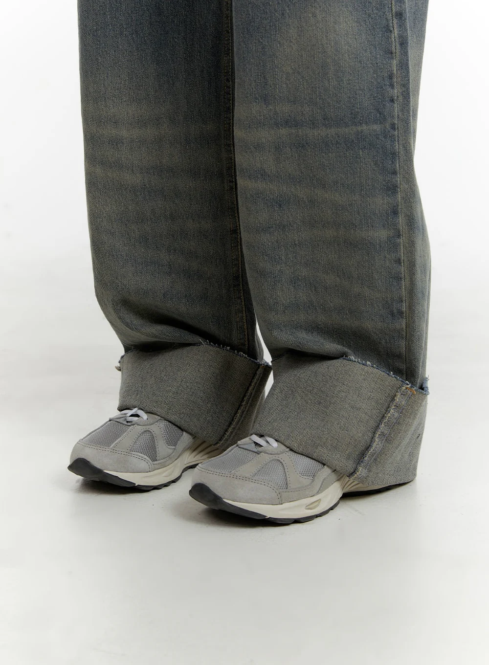Washed Straight Leg Roll-Up Jeans CA401 - Image 4