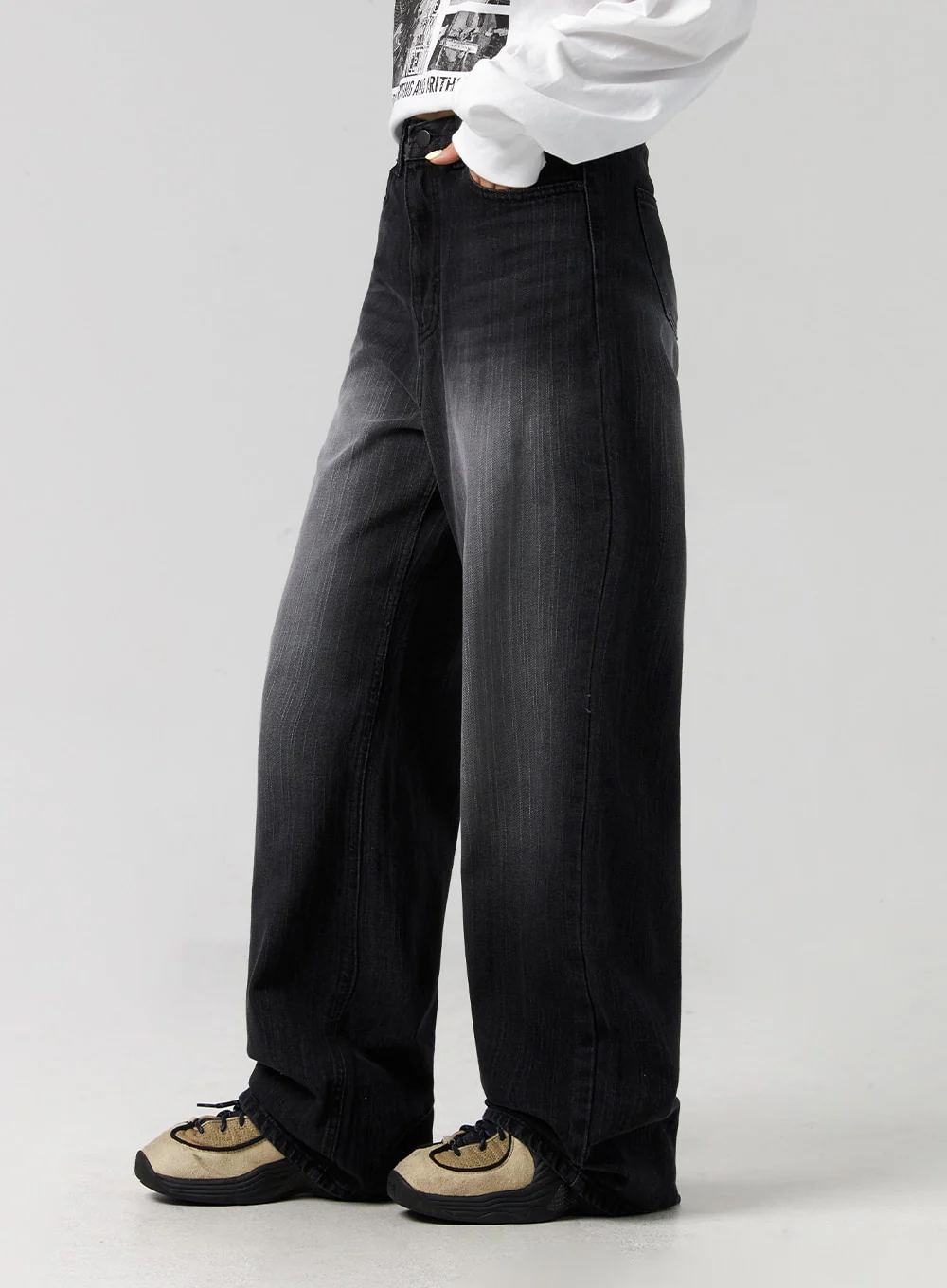 Washed Wide-Leg Jeans CG327 - Image 9