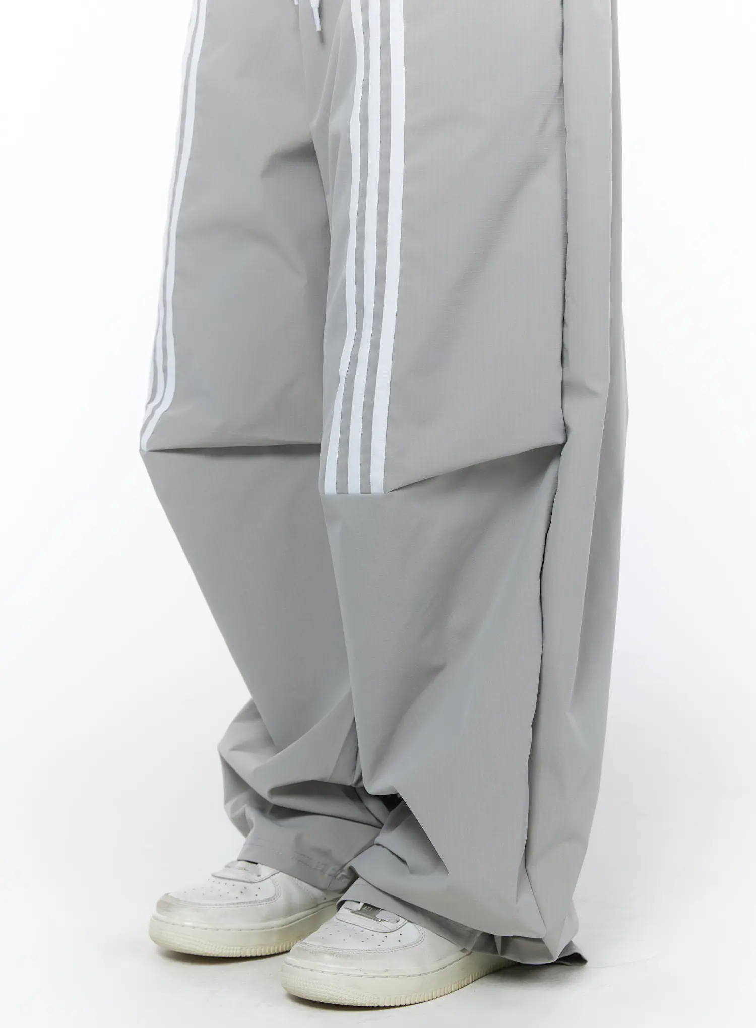 Wide Leg Athletic Pants with Stripe Detail CA516 - Image 9
