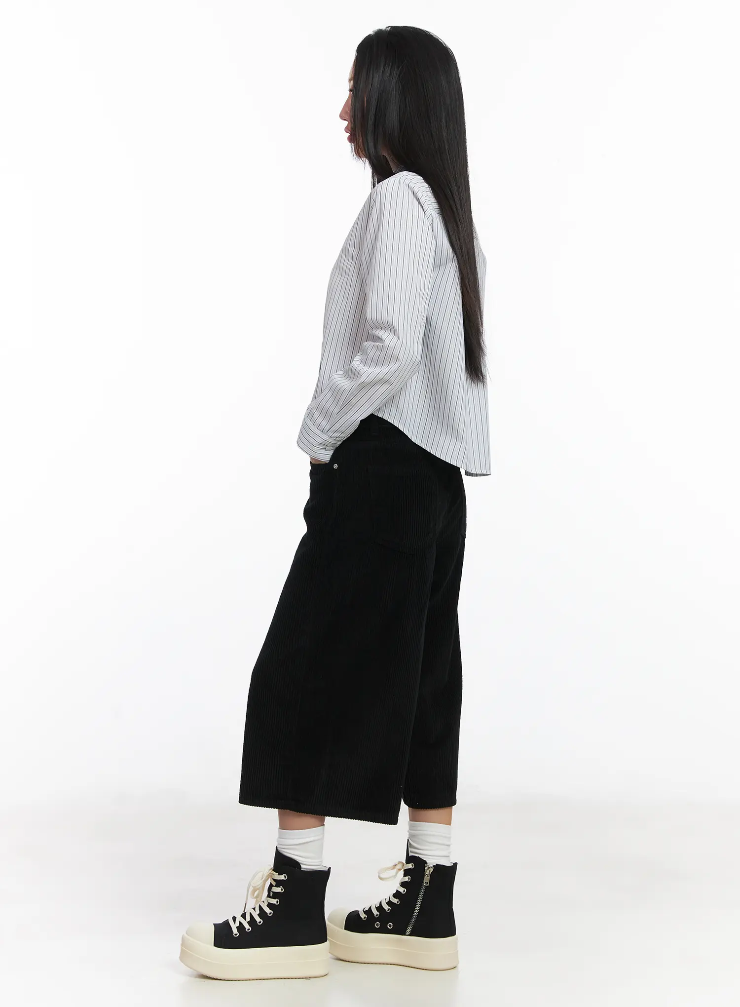 Wide Leg Bermuda Shorts CD529 - Image 4