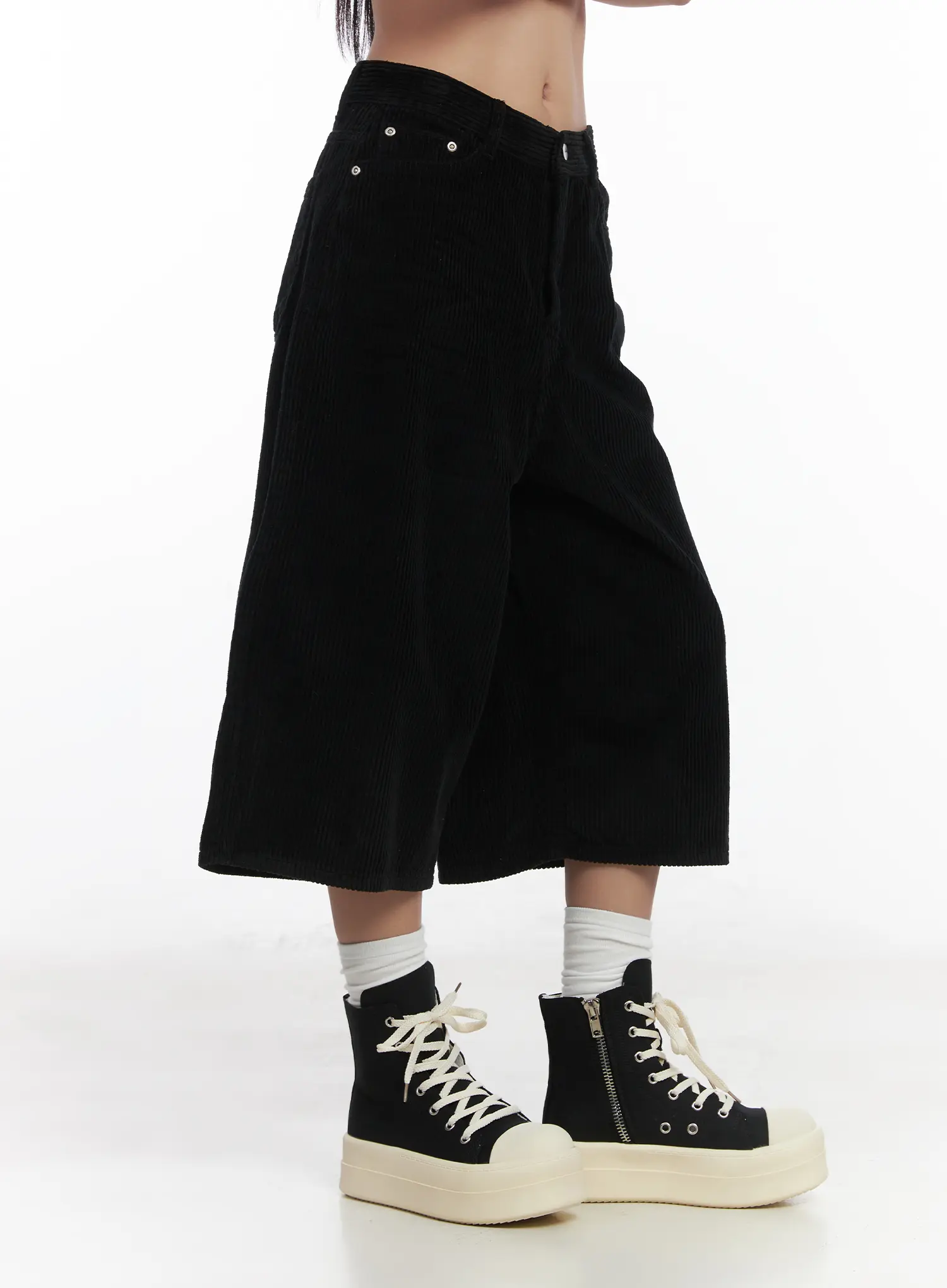 Wide Leg Bermuda Shorts CD529 - Image 6
