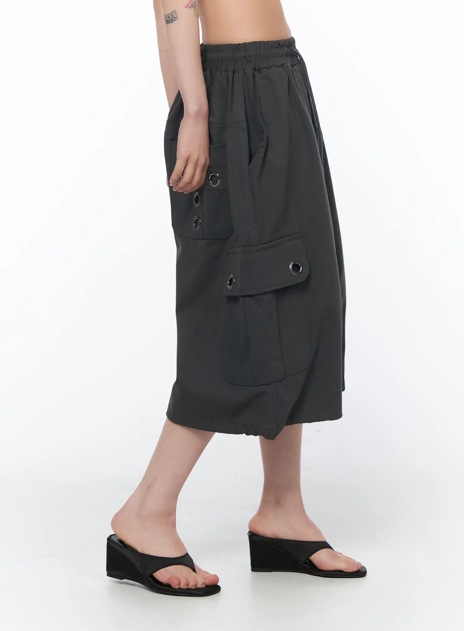 Wide Leg Cargo Shorts CA524 - Image 4