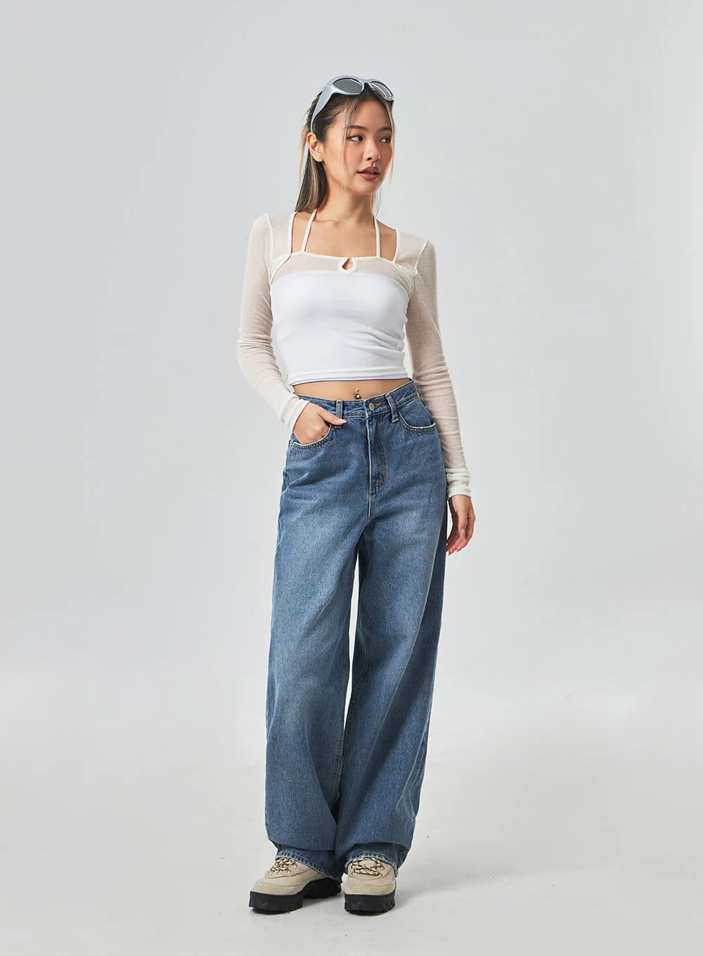 Wide Leg Mid-Wash Jeans CM331 - Image 4