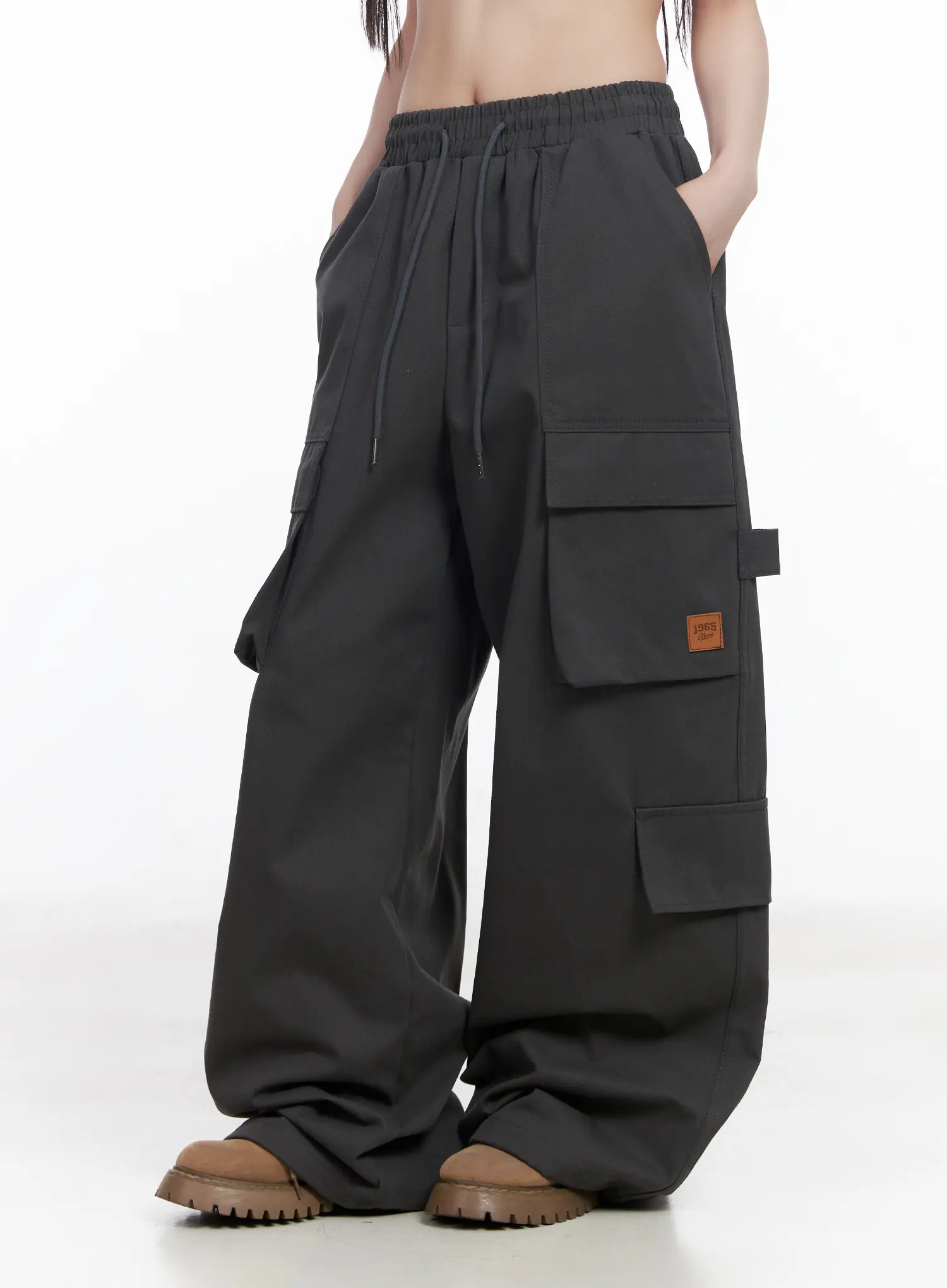Wide Leg Patch Pocket Cargo Pants CF523 - Image 10