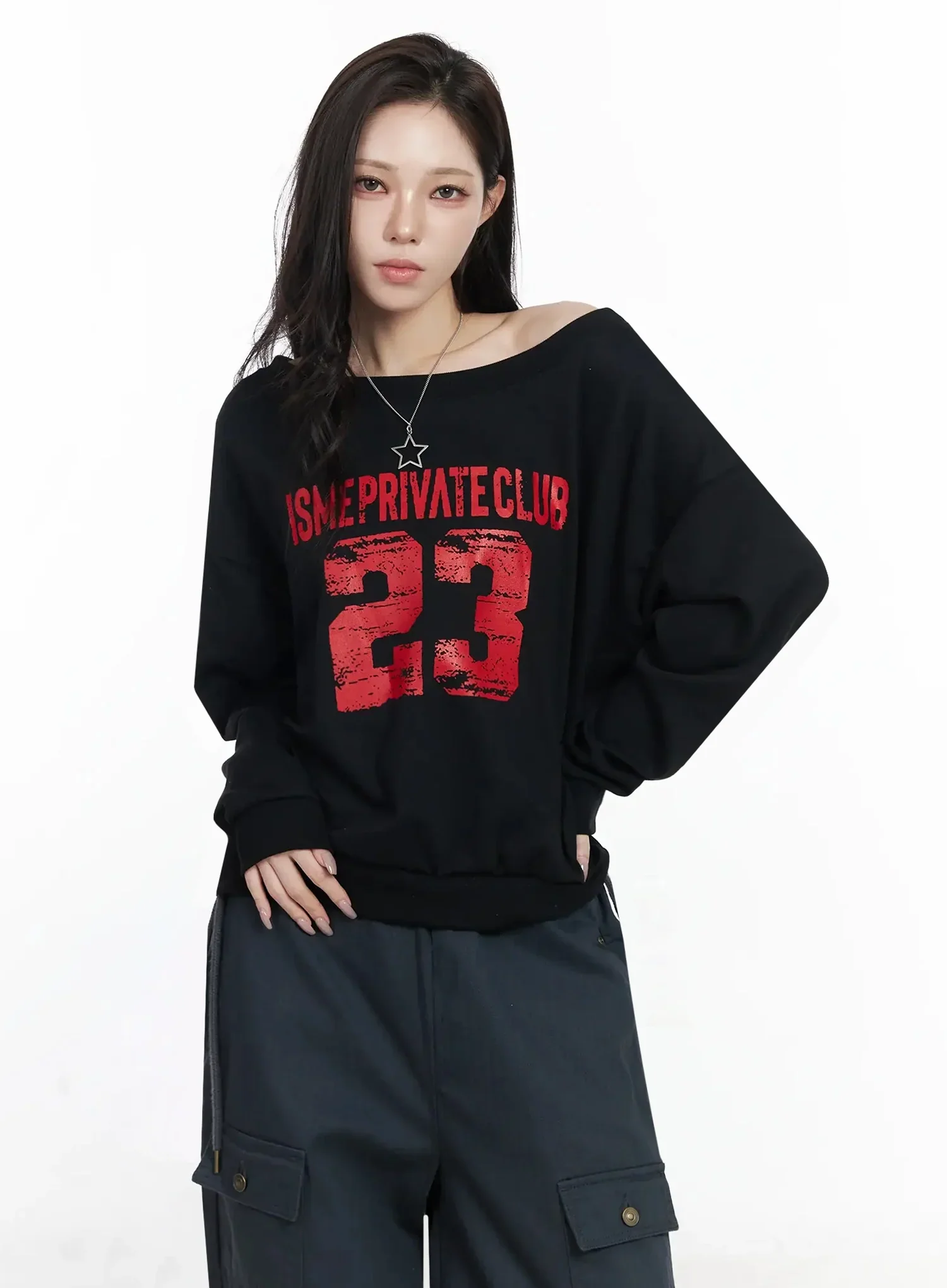 Wide Neck Numeral Graphic Sweatshirt IJ528 - Image 2