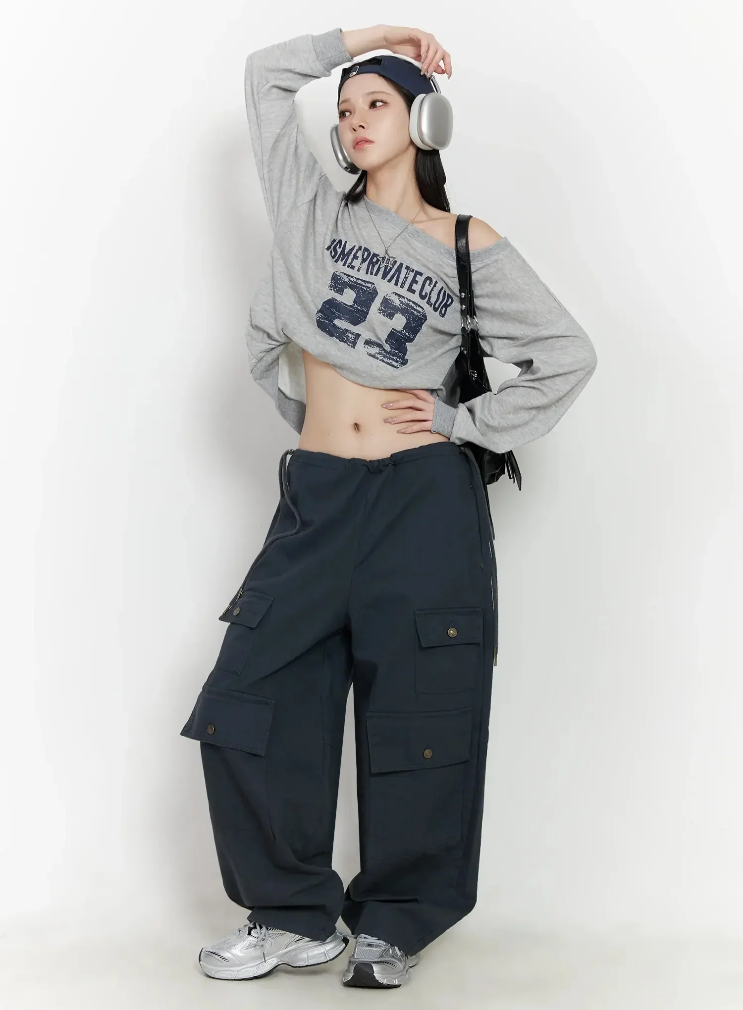 Wide Neck Numeral Graphic Sweatshirt IJ528 - Image 3