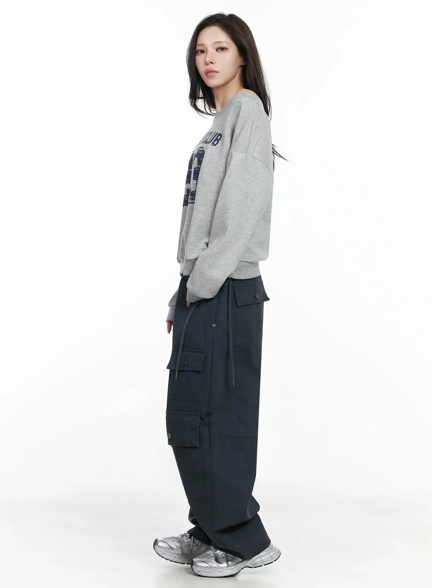 Wide Neck Numeral Graphic Sweatshirt IJ528 - Image 9