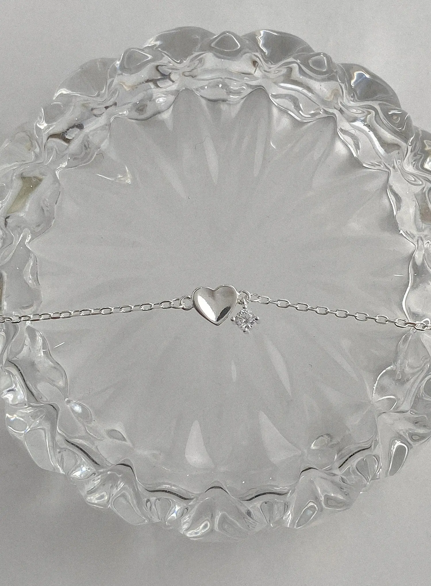 Woolf Heart Drop Line Bracelet IU506 - Image 3