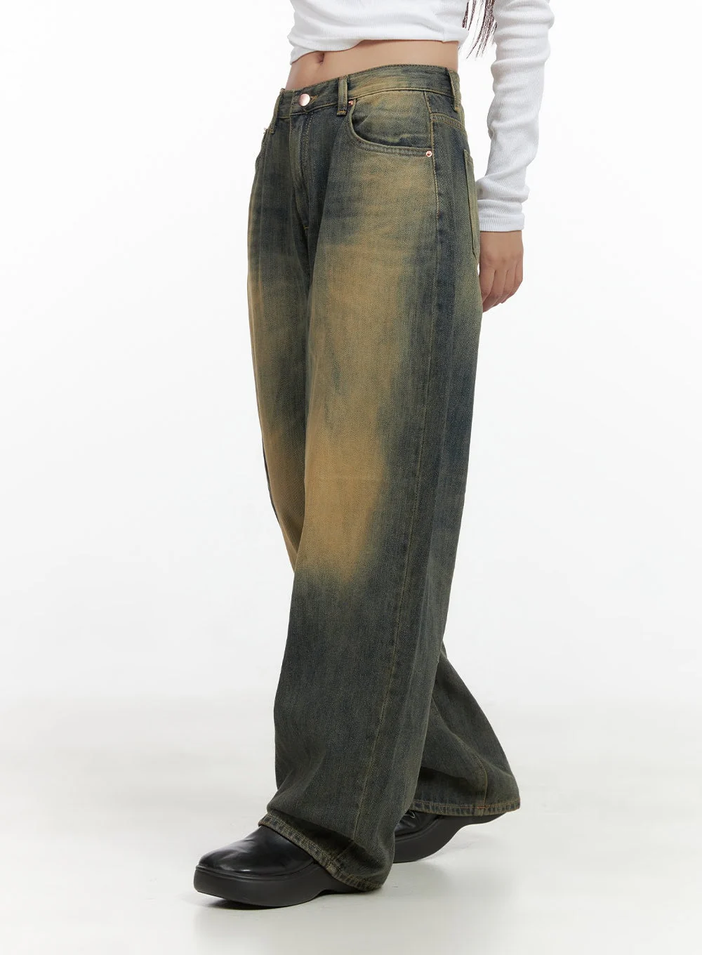 Wynn Vintage Wash Wide-Leg Jeans CS405 - Image 3