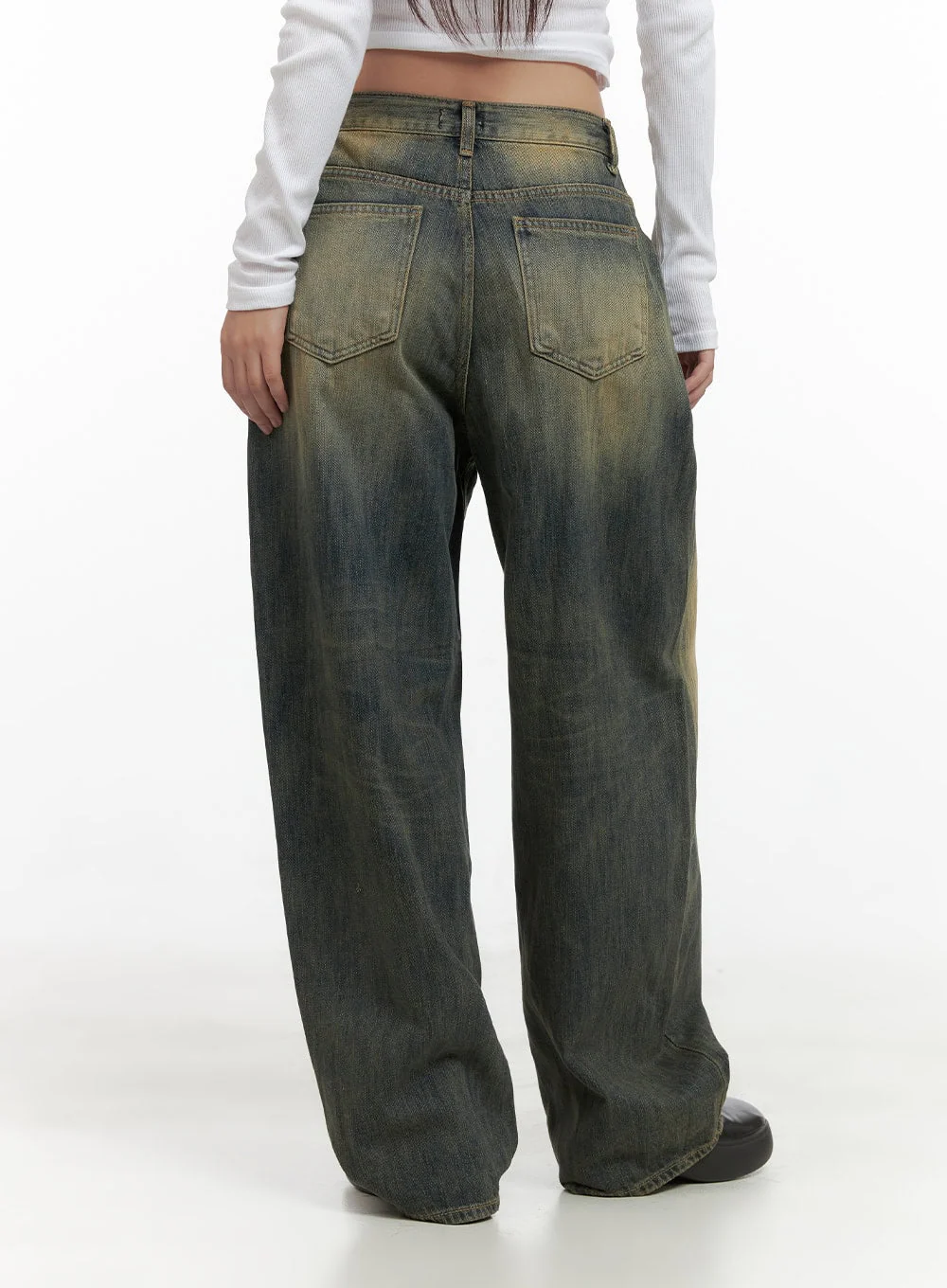 Wynn Vintage Wash Wide-Leg Jeans CS405 - Image 5