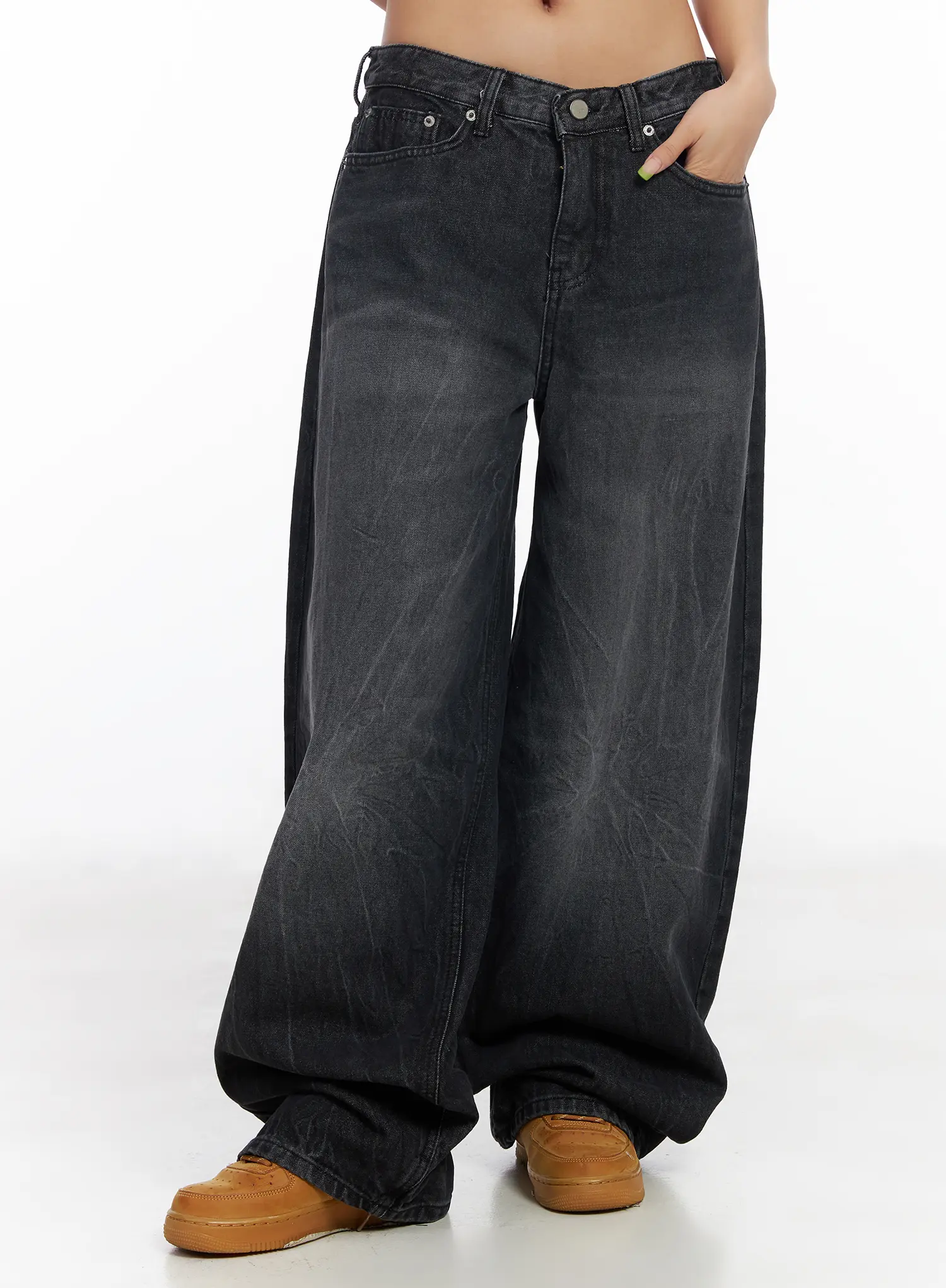 Zoraya Washed Low-Rise Baggy Jeans CM520